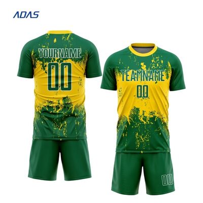 kopen Groothandel Custom Team Soccer Wear Full Football Jersey Short Sleeve Tops Shirt Football Wear Kit voor man en kind online manufacture